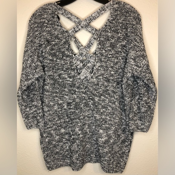 Express Sweater - Picture 2 of 3